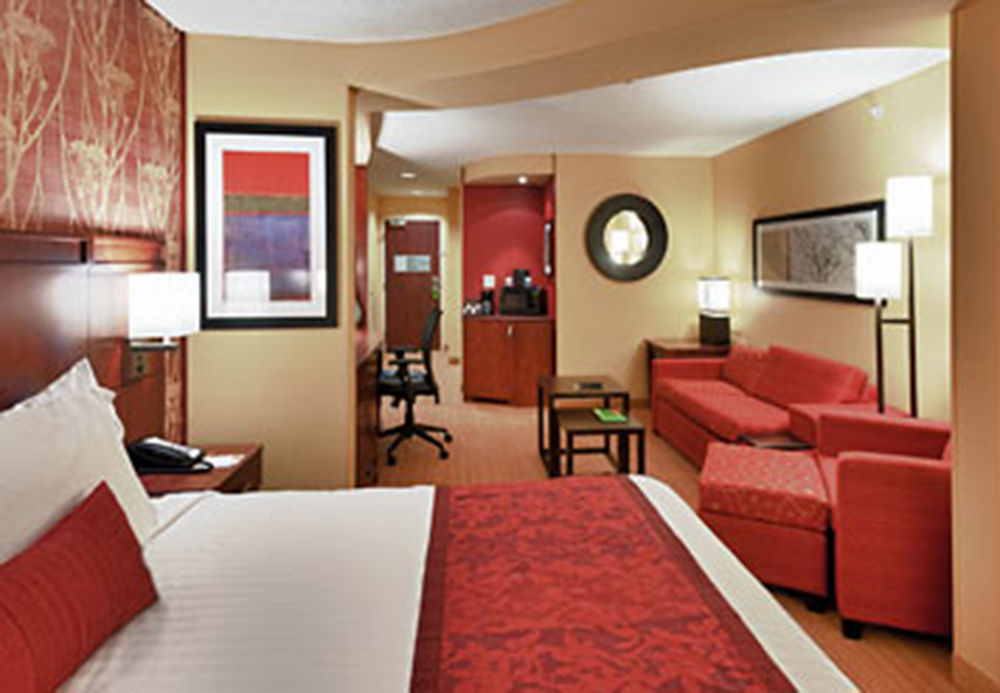 Courtyard By Marriott Alexandria Hotel Room photo